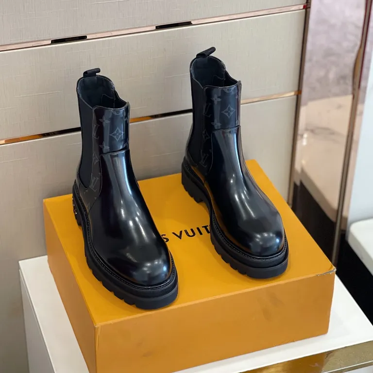 Louis Vuitton Shoe 